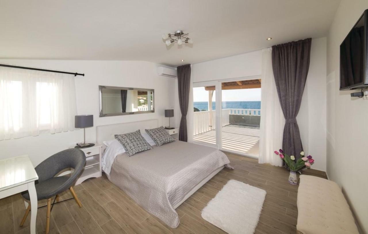 Luxury Villa Vela Rina Mali Drvenik Exterior photo